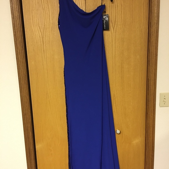 One Shoulder Prom Dress - Picture 5 of 8